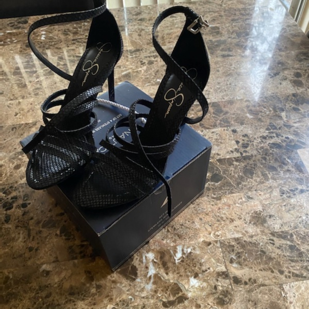 Sandles - Picture 2 of 5